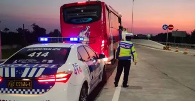 Bus DPRD Surabaya Kecelakaan di Pasuruan, 6 Orang Terluka