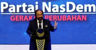 CEK FAKTA: Diperiksa KPK, Surya Paloh Tersangka Korupsi BTS