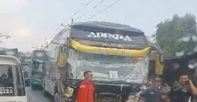 Bus Berpenumpang Rombongan Calon Jemaah Haji Kecelakaan di Bangkalan