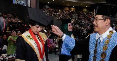 Wisudawati Terbaik Universitas Pasundan, Lulus Tanpa Skripsi!