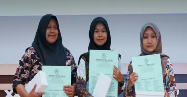 Top! 3 Mahasiswa PGSD Universitas Ahmad Dahlan Lulus Predikat Coumlaude