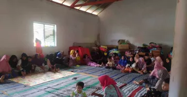Ratusan Pengungsi Bencana Tanah Retak di Ponorogo Mulai Jenuh