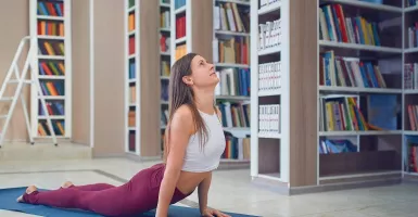 Tips Meredakan Sakit Pinggang, Lakukan Saja 4 Gerakan Yoga ini