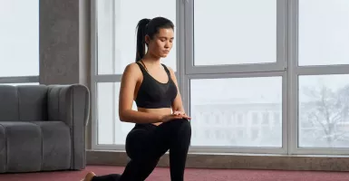 3 Pose Yoga Sederhana untuk Membantu Pencernaan Setelah Makan