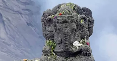 Arca Ganesha yang Hilang di Gunung Bromo Diganti Baru