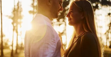 Kunci Sukses Menjalani Hubungan Cinta dari Teman Menjadi Pacar