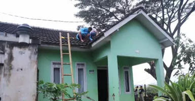 Ratusan Rumah Rusak Akibat Puting Beliung di Bandung, Jawa Barat