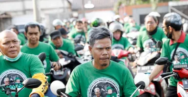 Aksi 'Putihkan Rambut' Jadi Cara 300 Driver Ojol Dukung Ganjar Pranowo