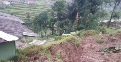 24 Orang Mengungsi Akibat Dampak dari Tanah Longsor di Cianjur