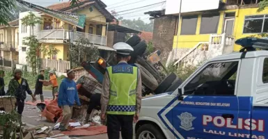 Kecelakaan di Nagreg Bandung, Truk Terguling Karena Rem Blong