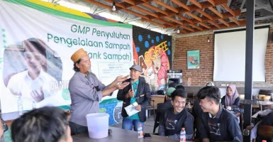 Metode Maggot Jadi Cara Ganjar Muda Padjadjaran di Bandung Kelola Sampah