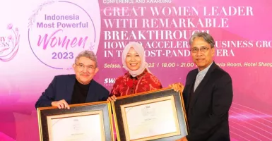 Direktur Bisnis Kurir dan Logistik Pos Indonesia Sabet 2 Penghargaan Bergengsi