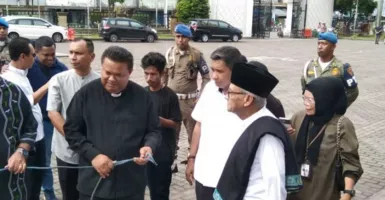 Sinode Gereja Protestan Maluku Serahkan 1 Ekor Sapi ke Masjid di Ambon