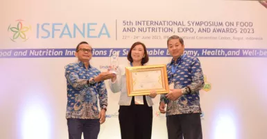 Kelas! Pergizi Pangan Indonesia Beri Penghargaan ke Le Minerale
