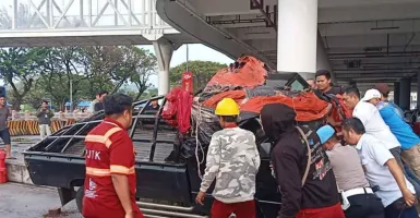 Kronologis Mobil Terguling Tak Kuat Naik ke Kapal di Pelabuhan Bakaueheni