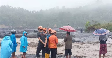 Banjir Lahar Dingin Gunung Semeru Terjang Lumajang, Jawa Timur