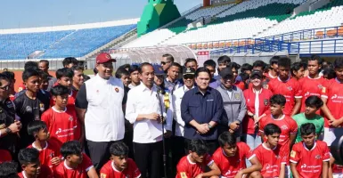 Tinjau Stadion Si Jalak Harupat untuk Piala Dunia U-17, Jokowi Jujur