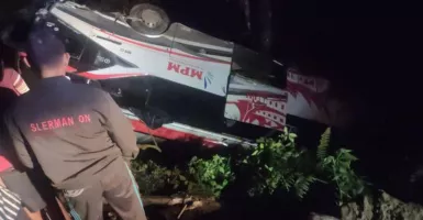 Bus Terjun ke Jurang dalam Kecelakaan di Padang, 13 Penumpang Dievakuasi