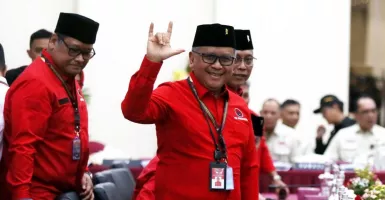 Hasto PDIP Heran Jokowi Lantik Ketua Projo Jadi Menteri Hari Senin, Biasanya Rabu Pon