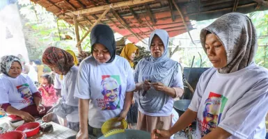 Meriahkan Tradisi, Gardu Ganjar Gelar Pembuatan Bubur Suro di Pandeglang