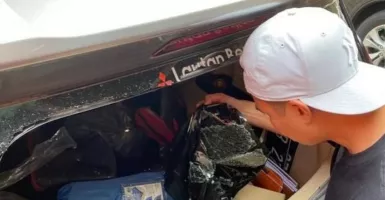 Mobil Baim Wong Dibobol Maling, Kaca Belakang Pecah Berantakan