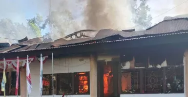 Polisi Selidiki Peristiwa Kantor Distrik Fakfak Tengah Terbakar