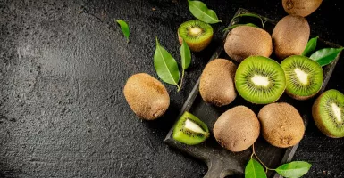 Sayang Kalau Dibuang, Ini 3 Khasiat Makan Kulit Kiwi untuk Kesehatan