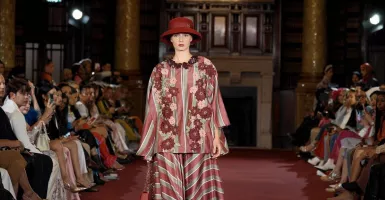 Lenggak-lenggok di London Fashion Week, Benang Jarum Berharap Dapat Menginspirasi