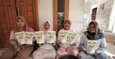 Tingkatkan Ekonomi, Wanita Nelayan Sadulur Ganjar Produksi Keripik Kelapa