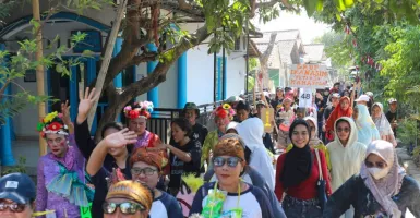 Ganjaran Buruh Berjuang Meriahkan Karnaval Budaya Cirebonan, Ada Ribuan Orang!