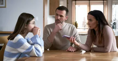 4 Cara Mempererat Hubungan Orang Tua dengan Anak Remaja