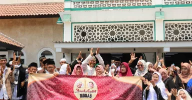 Dukung Ganjar Pranowo-Mahfud MD, Kiai dan Nyai Ziarah ke Makam Keramat