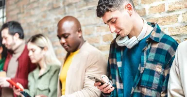 Era Digital Membuat Remaja Merasa Kurang dalam Keterampilan Komunikasi Interpersonal