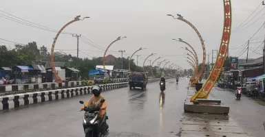 BMKG: Waspada Hujan Disertai Kilat dan Angin Kencang di Sejumlah Provinsi di Indonesia