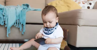 Dokter Sebut Anak Usia di Bawah Dua Tahun Tidak Boleh Bermain Gadget