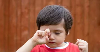 Polusi Udara Meningkat, 3 Tips Melindungi Kesehatan Mata Anak