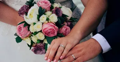 Menikah di Akhir Tahun Banyak Keuntungan, Sovia Jewelry Kasih Hadiah Buat Pasangan
