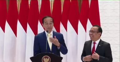 Pakai Dasi Warna Kuning, Jokowi: Masa Nggak Tahu?