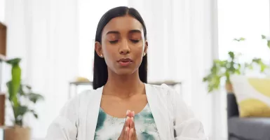 4 Pose Yoga yang Dapat Membantu Menjaga Kesehatan Mata