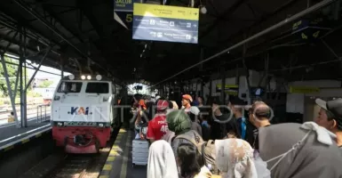 14 Kereta Api Berhenti Luar Biasa di Yogyakarta, Ini Penyebabnya
