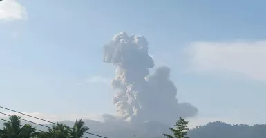 Gunung Dukono di Halmahera Erupsi, Lontarkan Abu Vulkanik Setinggi 2,8 Km