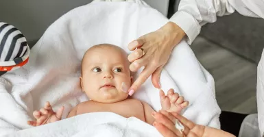 Bayi Usia 6 Bulan Boleh Pakai Tabir Surya, Moell Sunscreen Bisa Jadi Pilihan Bunda