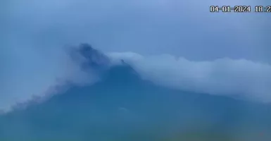 Gunung Merapi Muntahkan Awan Panas Sejauh 1,8 Km