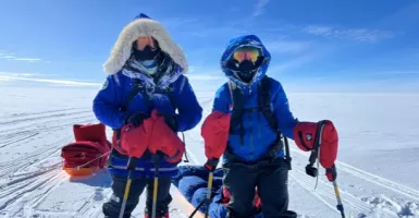 Keren, Putri Handayani Kibarkan Merah Putih di Kutub Selatan