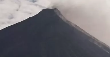 Waspada! Gunung Karangetang di Sulut Terjadi 27 Kali Gempa Embusan