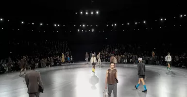 Di Paris Fashion Week, Dior Tampilkan Malam Penuh Bintang dengan Kemegahan Balet