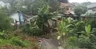 12 Rumah di Sekarwangi Sukabumi Rusak karena Tanah Longsor