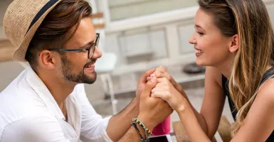 4 Hal yang Harus Diperhatikan Jika Kamu Ingin Membahas Pernikahan dengan Pasangan