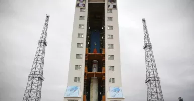 Roket Rusia Berhasil Menempatkan Satelit Iran ke Orbit