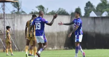 Pelatih Persib Bandung Minta Pemain Lebih Berani di Kotak Penalti dan Cetak Gol